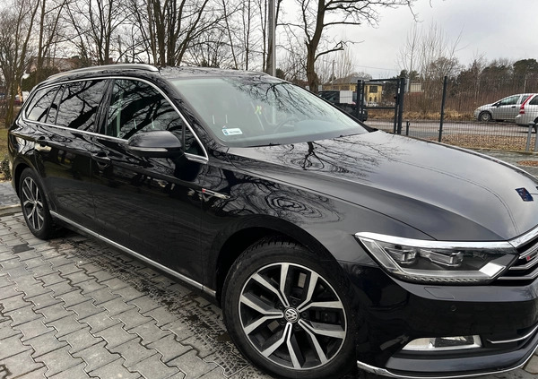 Volkswagen Passat cena 70000 przebieg: 212000, rok produkcji 2015 z Łódź małe 121